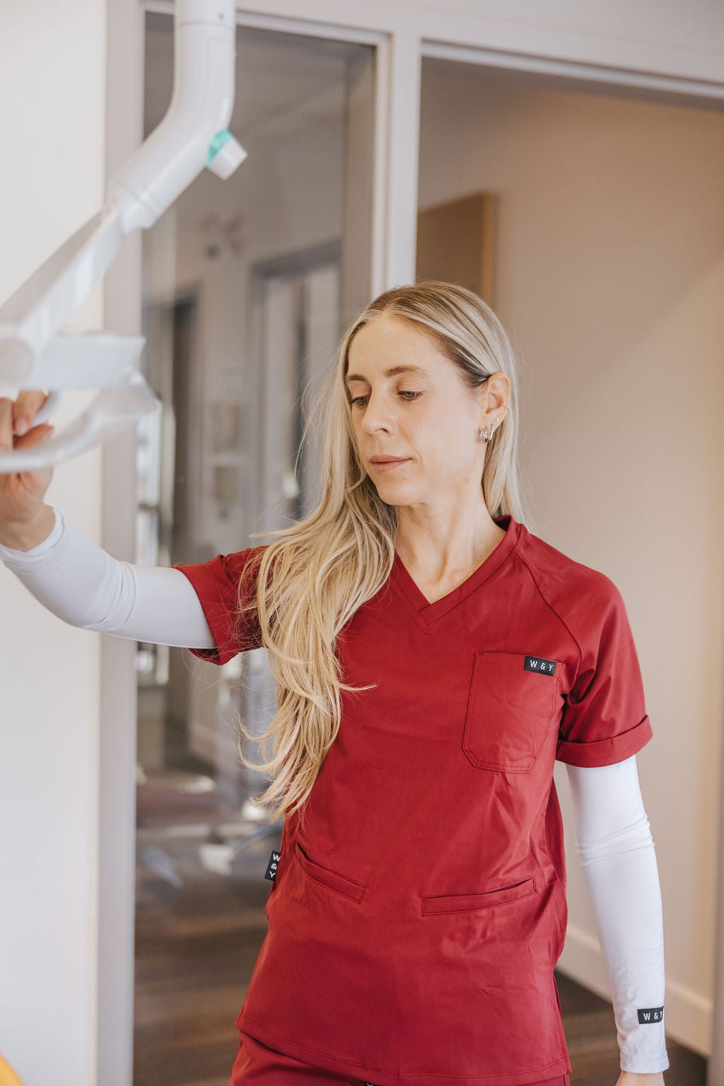 HAUT D'UNIFORME SHEPHERD AVEC POCHES (COL EN V) - BOURGOGNE - WILL&YOU