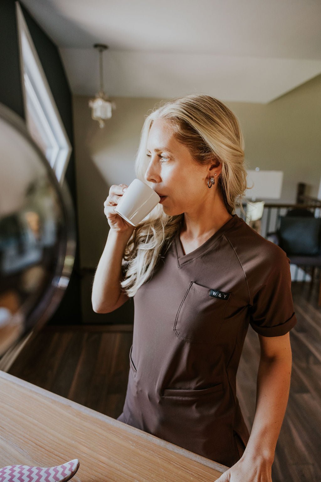 HAUT D'UNIFORME SHEPHERD AVEC POCHES (COL EN V) -ESPRESSO - WILL&YOU