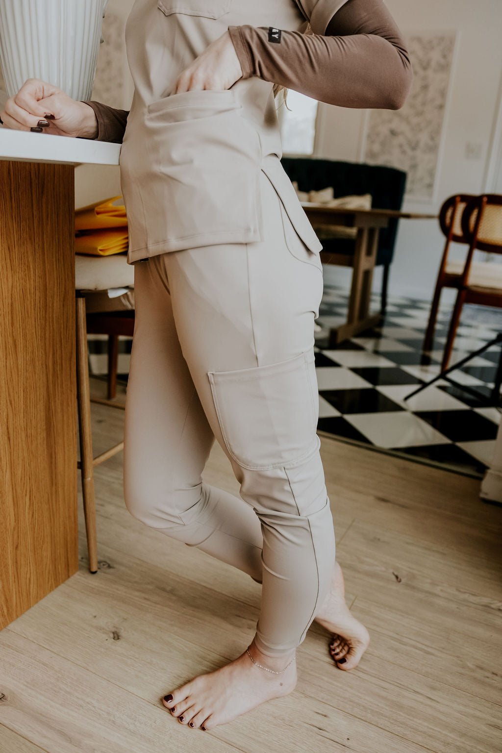 HAUT D'UNIFORME SHEPHERD AVEC POCHES (COL EN V) - GREIGE - WILL&YOU