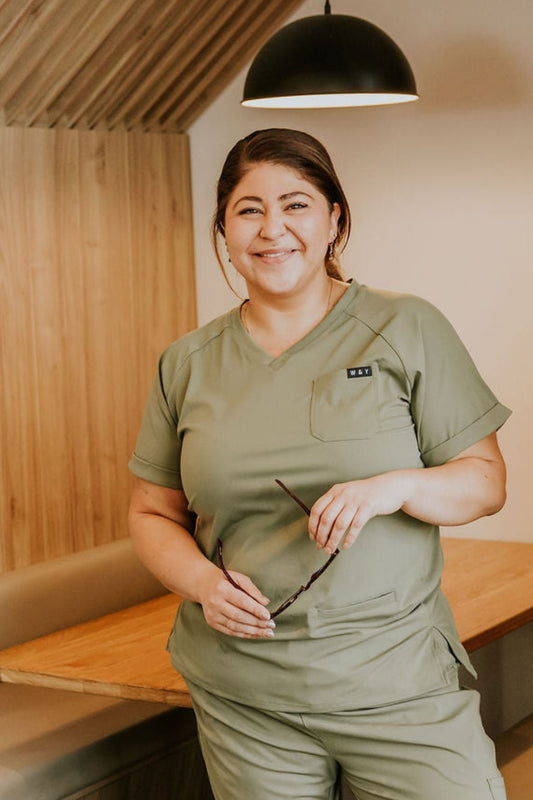 HAUT D'UNIFORME SHEPHERD AVEC POCHES (COL EN V) - KAKI - WILL&YOU