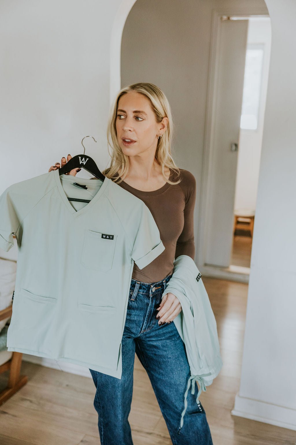 HAUT D'UNIFORME SHEPHERD AVEC POCHES (COL EN V) - SAUGE - WILL&YOU