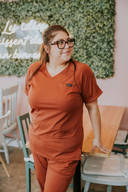 HAUT D'UNIFORME SHEPHERD AVEC POCHES (COL EN V) - TERRACOTTA - WILL&YOU