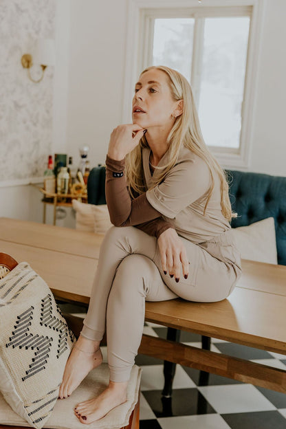 HAUT D'UNIFORME SHEPHERD SANS POCHE (COL EN V) - GREIGE - WILL&YOU