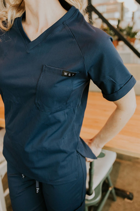 HAUT D'UNIFORME SHEPHERD SANS POCHE (COL EN V) - MINUIT - WILL&YOU