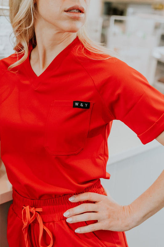 HAUT D'UNIFORME SHEPHERD SANS POCHE (COL EN V) - ROUGE - WILL&YOU