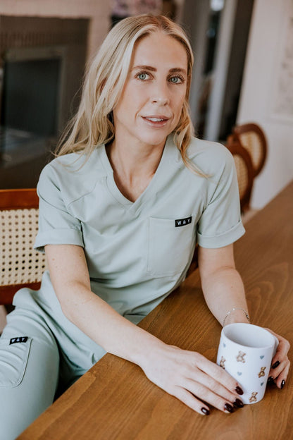 HAUT D'UNIFORME SHEPHERD SANS POCHE (COL EN V) - SAUGE - WILL&YOU